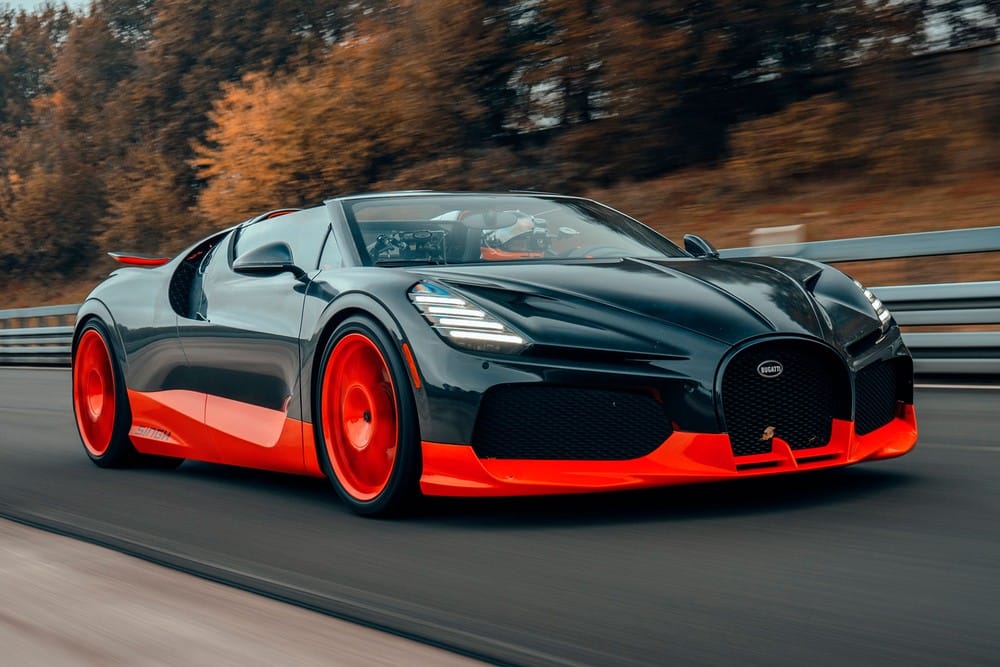 Bugatti W16 Mistral World Record Car, que atingiu 453.91 km/h com a capota aberta