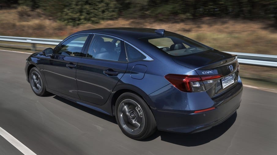Vista traseira do Honda Civic Advanced Hybrid