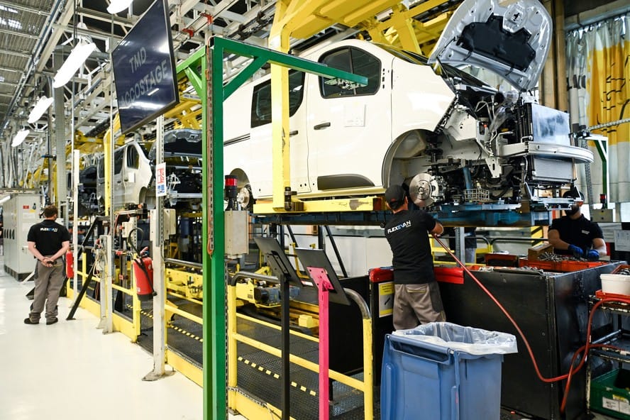 Stellantis prepara mega-investimento de R$ 50 bilhões nos EUA para recuperar espaço perdido