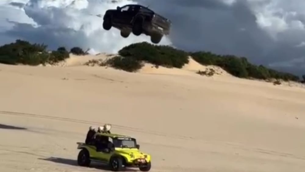 Valécio Granjeiro, que viralizou ao "voar" com caminhonete em duna, estrela campanha de concessionária em Fortaleza post image