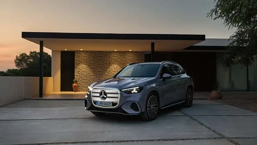 Mercedes-Benz GLC EQ 2026: SUV elétrico com 713 km de autonomia, tela gigante e IA com ChatGPT post image