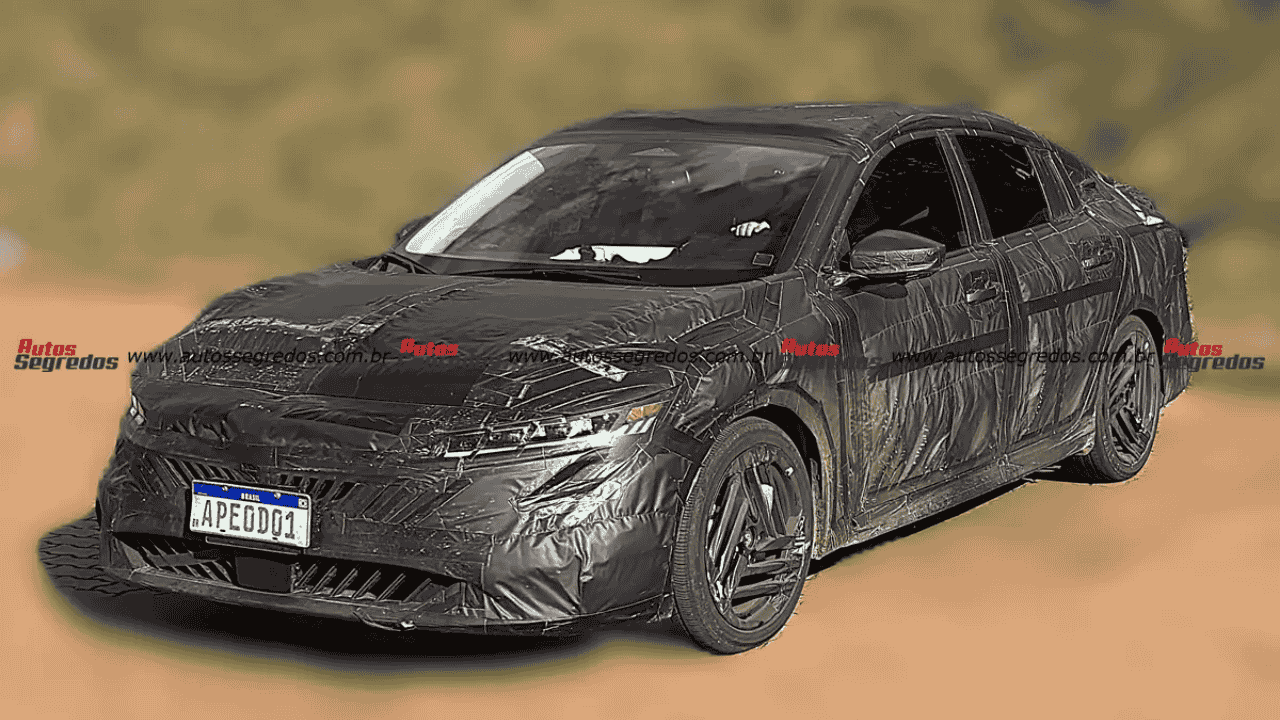 Nissan Sentra 2027 é flagrado em testes no Brasil com possível versão híbrida e visual esportivo