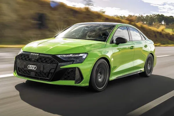 Foguete Alemão Desembarca no Brasil: Novo Audi RS3 2026 chega por R$ 660 mil com 400 cv e 0 a 100 km/h em 3,8s! post image