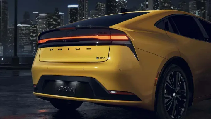 Prius 2025