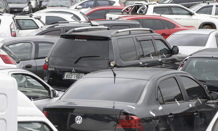 Leilão de veículos em Curitiba tem lances a partir de R$ 2 mil nesta sexta-feira