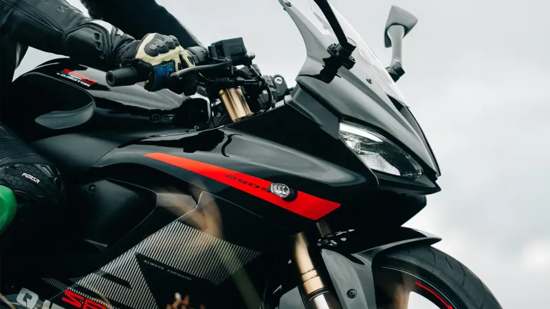 Yamaha R15 e Kawasaki Ninja 300 na mira: Nova esportiva SBM 250s chega ao Brasil por R$ 23.490 post image